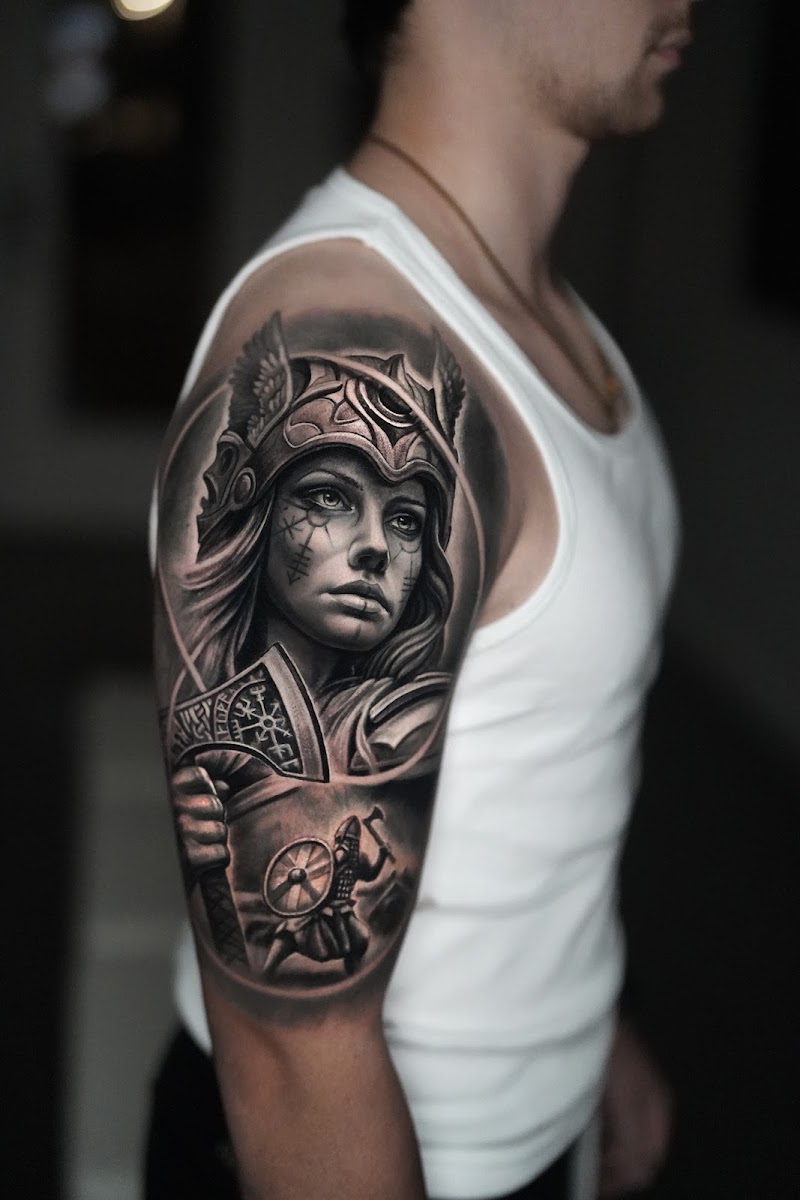 Charles Huurman Tattoo - Best Tattoo Artist Austin TX | Tattoo Shop In Austin | Tattoo Places in Austin