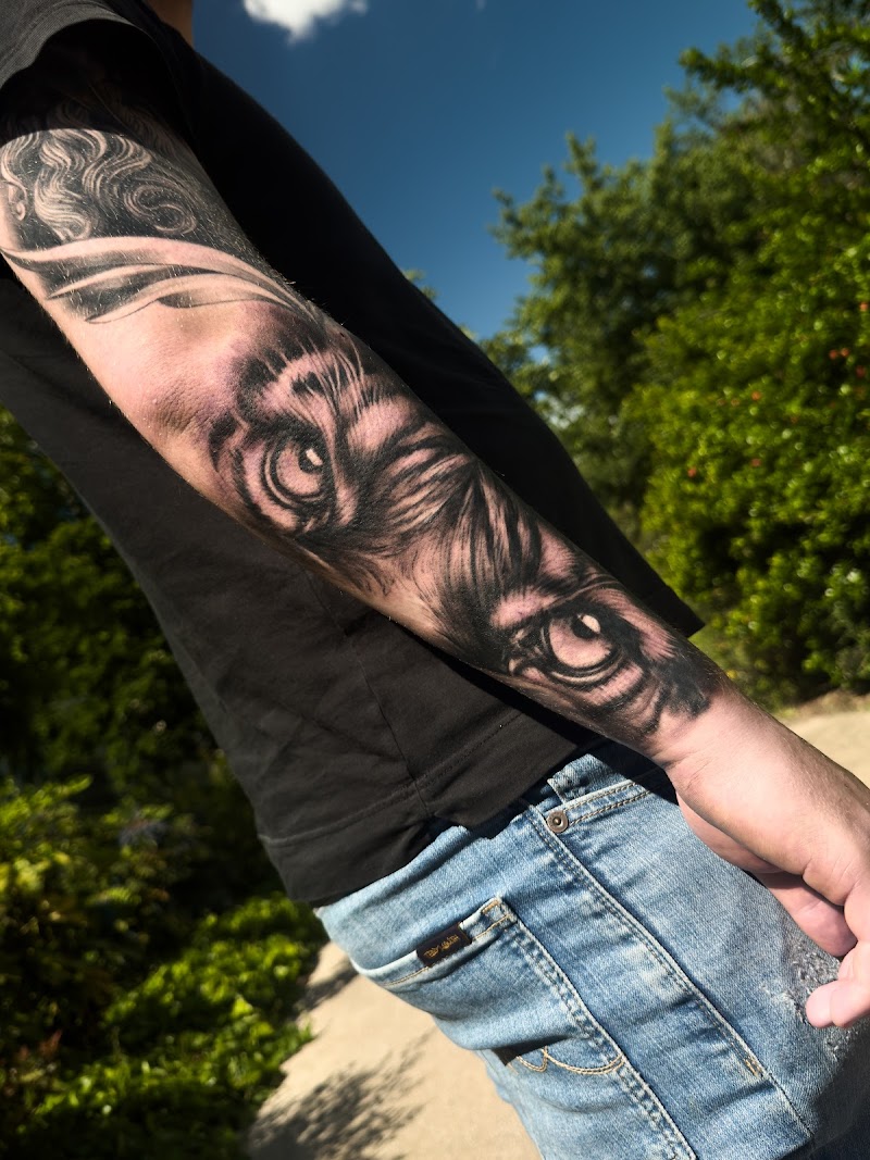 Graphink Tattoo Studio