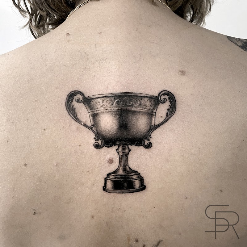 Studio Palermo Antwerp - Fine Line Tattoos