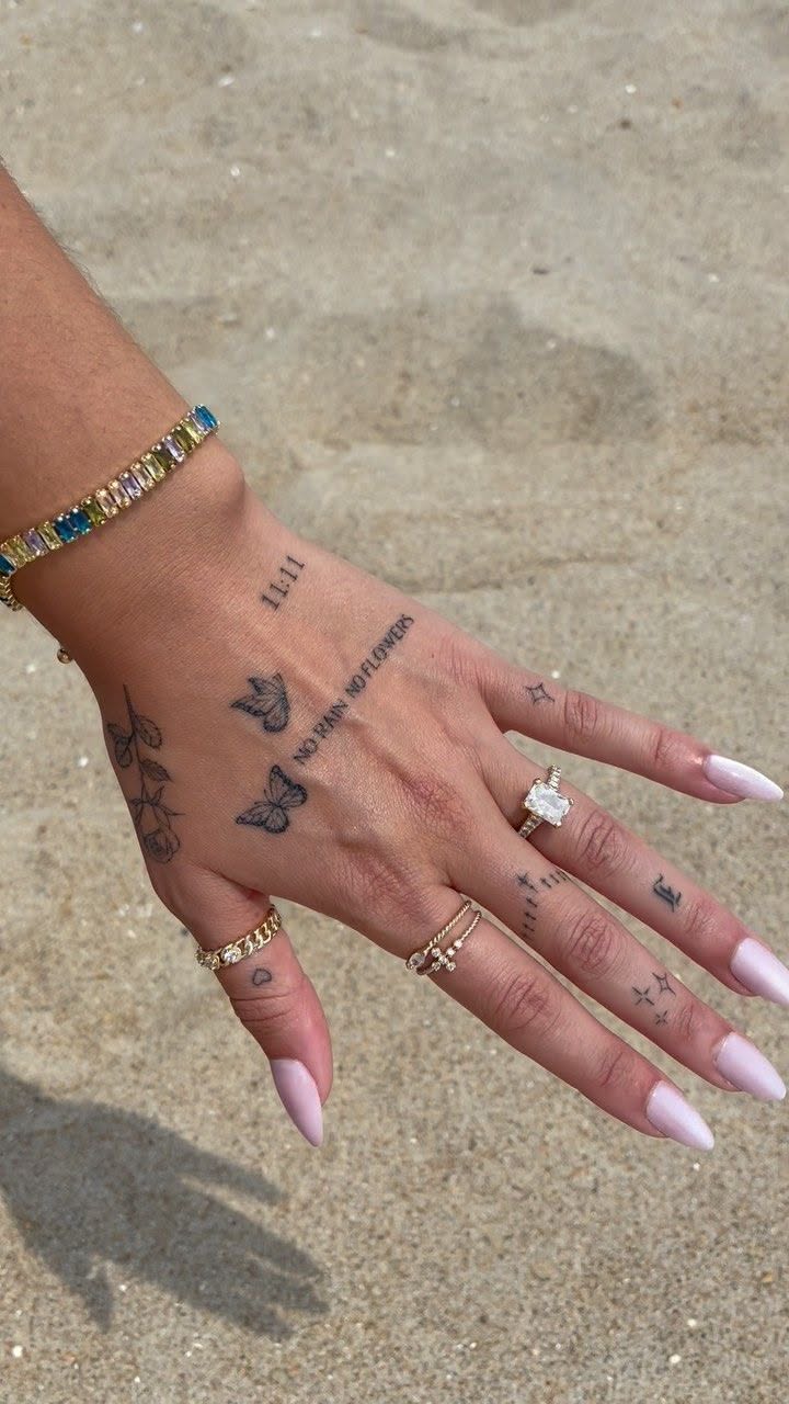 Tatouage minimaliste #29