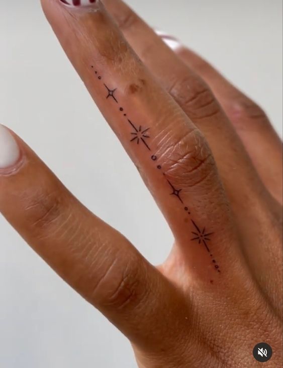 Tatouage minimaliste #43
