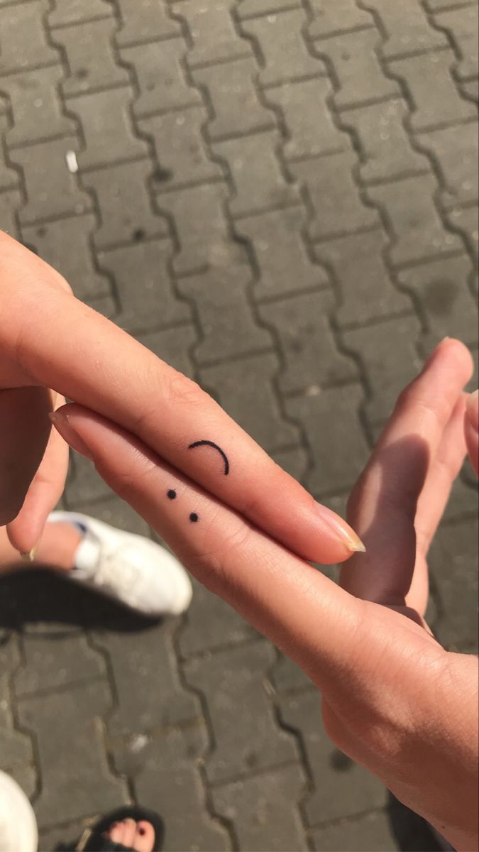 Tatouage minimaliste #48
